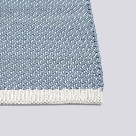 BIAS RUG - 140 x 200 - Light blue