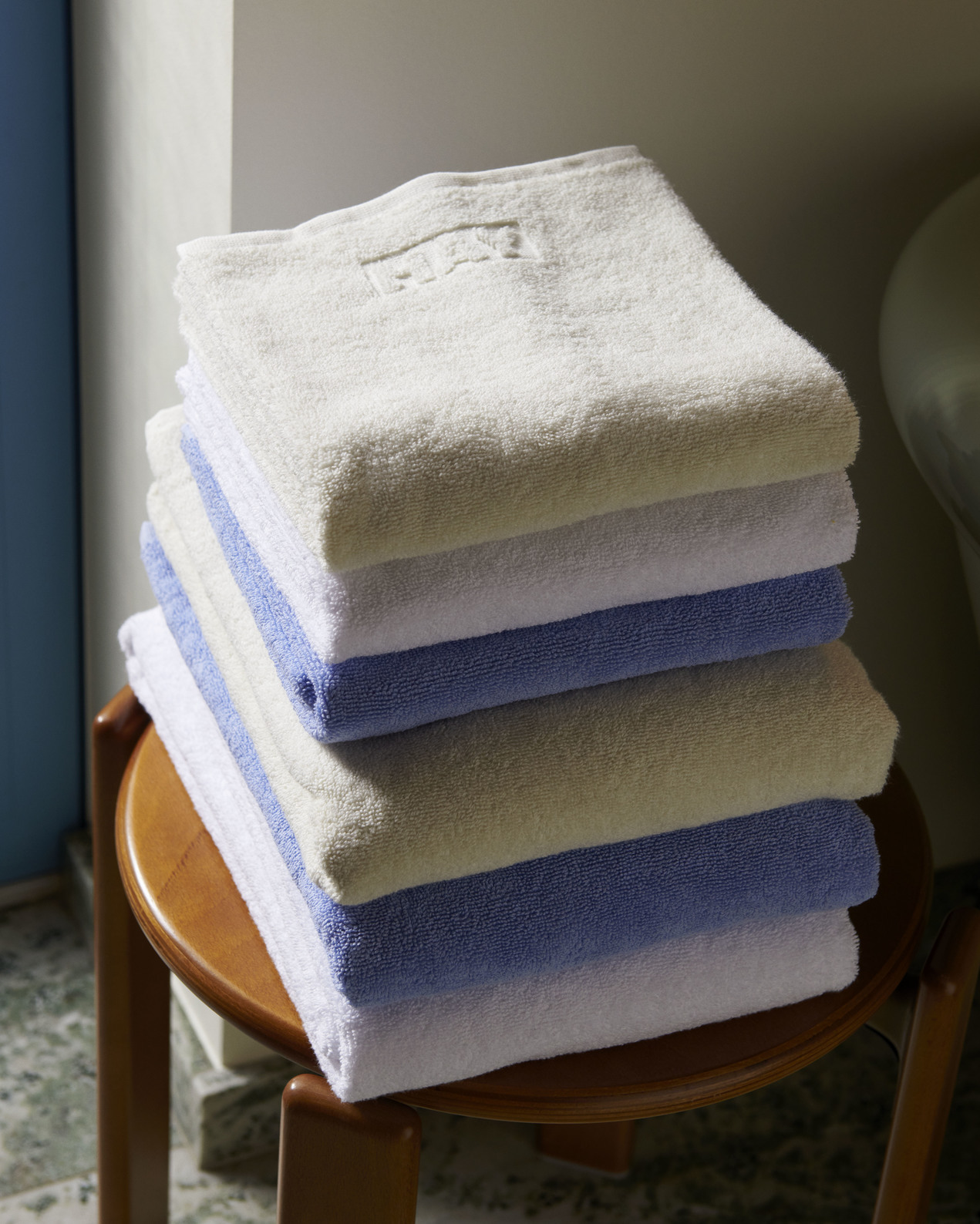 MONO BATH TOWEL
