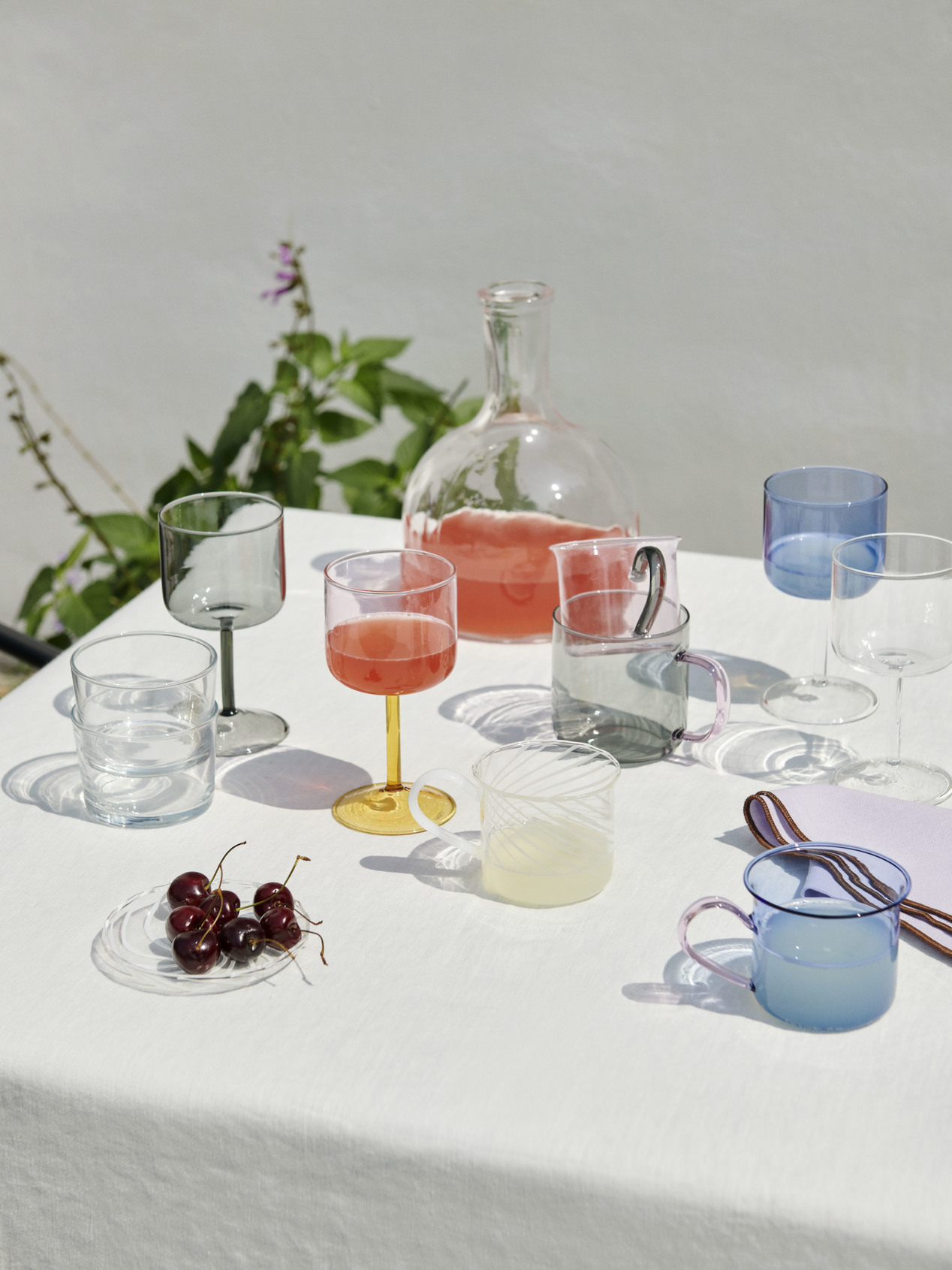 TINT WINE GLASS