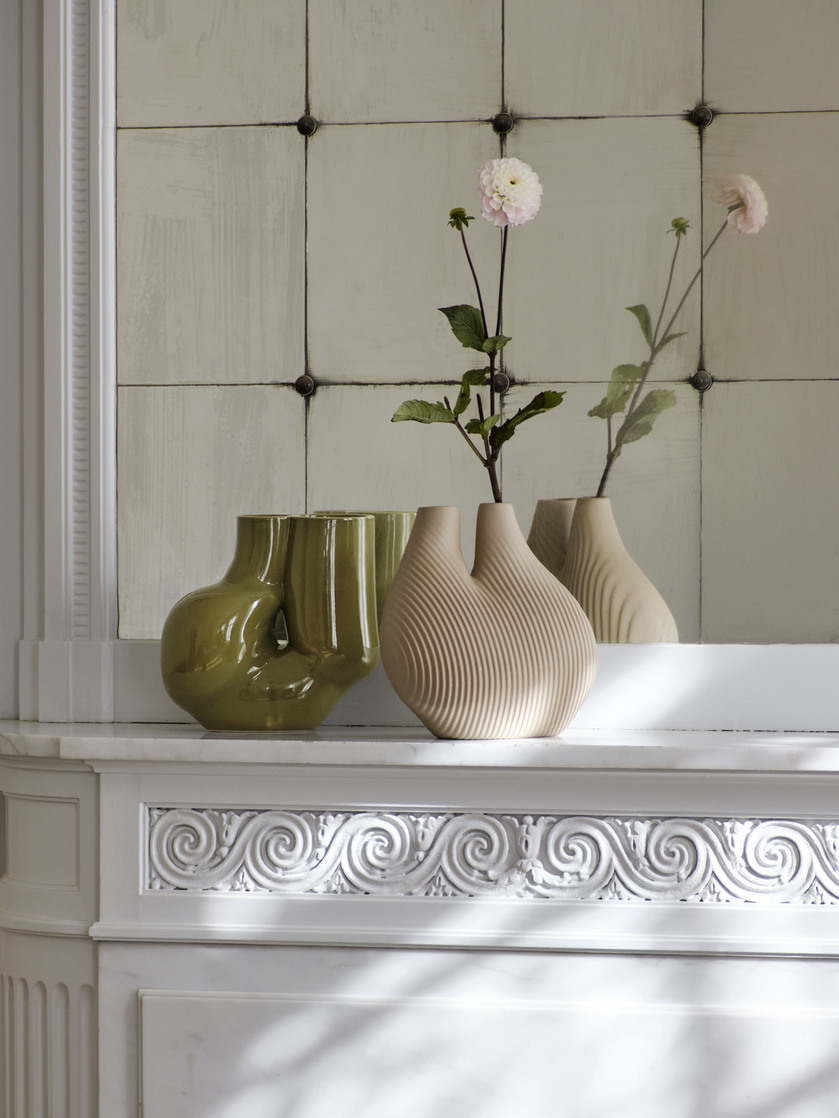 W & S / VASES