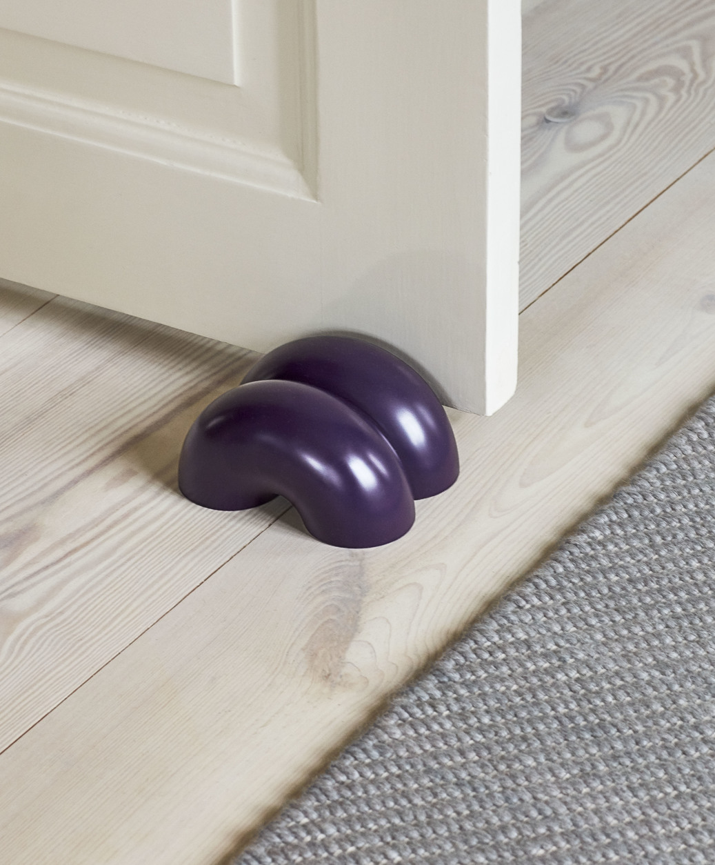 W & S / DOUBLE DONUT DOORSTOPPER