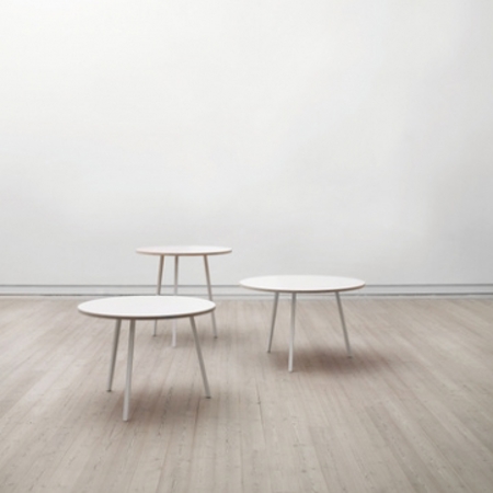 LOOP STAND ROUND TABLE - 120 cm - Black frame - Black linoleum