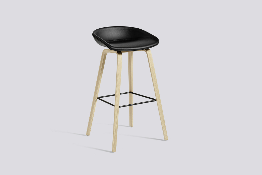 ABOUT A STOOL - AAS 32 - 65 cm - Black - Soap Treated Oak