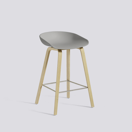 ABOUT A STOOL - AAS 32 - 65 cm - Concrete Grey - Soap Treated Oak